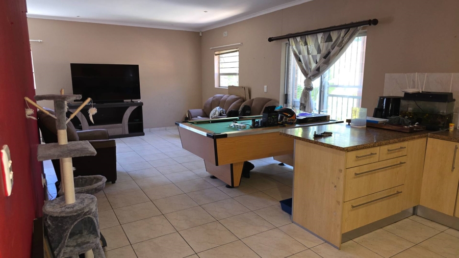 6 Bedroom Property for Sale in Churchill Estate Western Cape